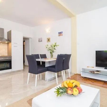 Dalmatian Gem - Two-bedroom With Terrace And Swimming Pool Gruda