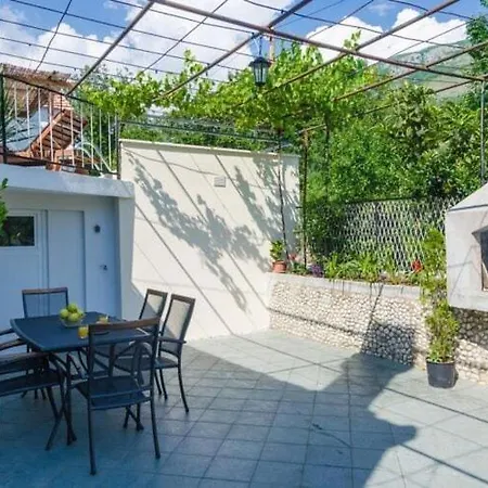 Dalmatian Gem - Two-bedroom With Terrace And Swimming Pool *