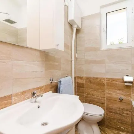 Dalmatian Gem - Two-bedroom With Terrace And Swimming Pool