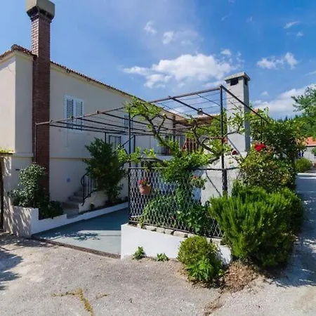 Villa Dalmatian Gem - Two-bedroom With Terrace And Swimming Pool *