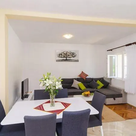 Villa Dalmatian Gem - Two-bedroom With Terrace And Swimming Pool *