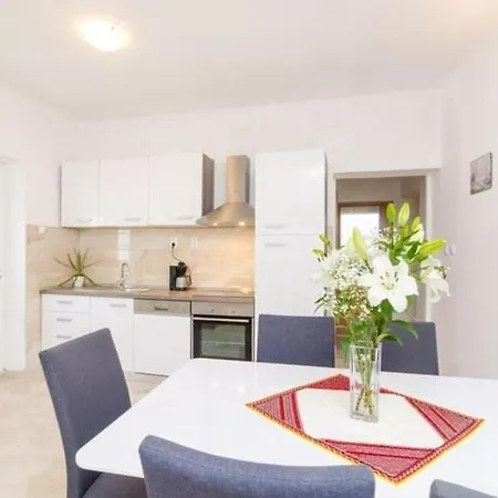 Villa Dalmatian Gem - Two-bedroom With Terrace And Swimming Pool *