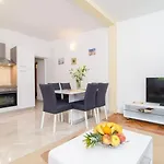 Dalmatian Gem - Two-bedroom With Terrace And Swimming Pool Gruda