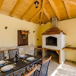 Dalmatian Gem - Two-bedroom With Terrace And Swimming Pool *