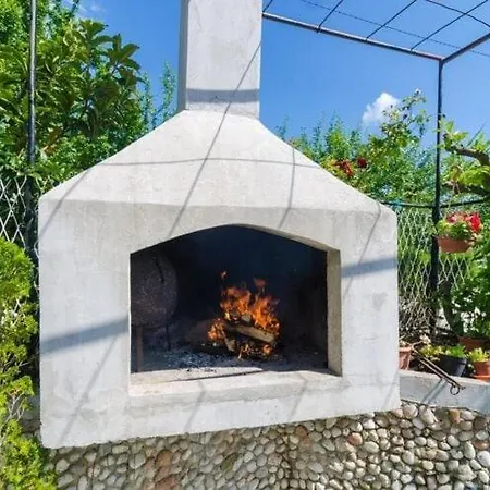 Dalmatian Gem - Two-bedroom With Terrace And Swimming Pool *