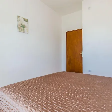 Vila Dalmatian Gem - Two-bedroom With Terrace And Swimming Pool Gruda