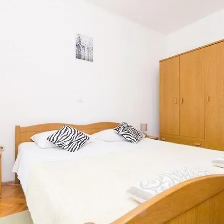 Villa Dalmatian Gem - Two-bedroom With Terrace And Swimming Pool *