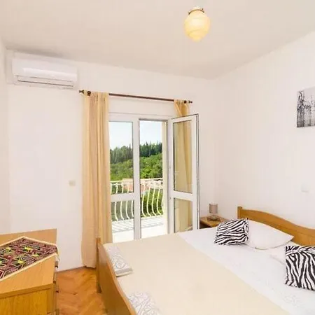 Dalmatian Gem - Two-bedroom With Terrace And Swimming Pool Villa Gruda