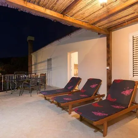 Dalmatian Gem - Two-bedroom With Terrace And Swimming Pool Villa Gruda