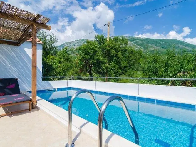 Dalmatian Gem - Two-bedroom With Terrace And Swimming Pool Villa Gruda