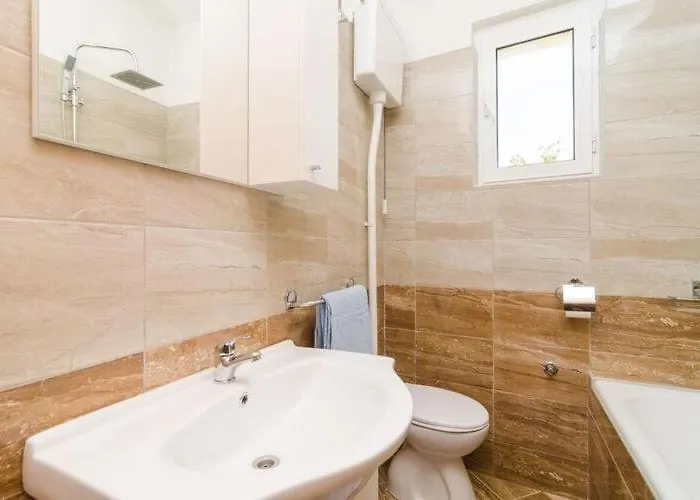 Dalmatian Gem - Two-bedroom With Terrace And Swimming Pool
