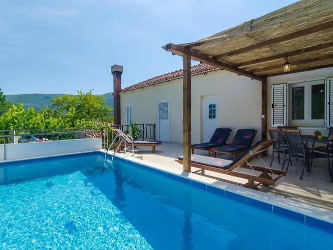 Dalmatian Gem - Two-bedroom With Terrace And Swimming Pool Villa Gruda