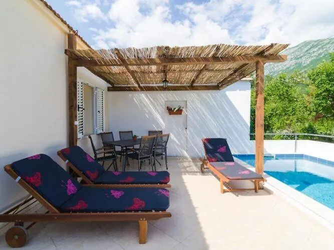 Dalmatian Gem - Two-bedroom With Terrace And Swimming Pool *