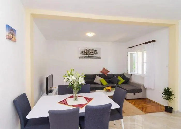 Villa Dalmatian Gem - Two-bedroom With Terrace And Swimming Pool *