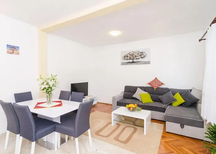 Dalmatian Gem - Two-bedroom With Terrace And Swimming Pool Gruda
