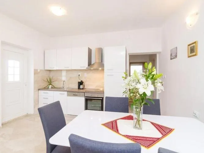 Villa Dalmatian Gem - Two-bedroom With Terrace And Swimming Pool *