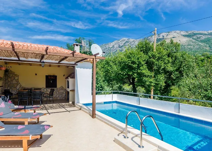 Dalmatian Gem - Two-bedroom With Terrace And Swimming Pool *