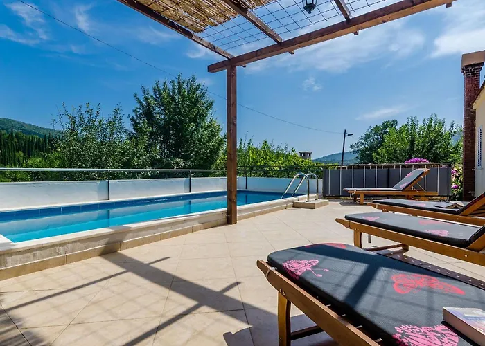 Dalmatian Gem - Two-bedroom With Terrace And Swimming Pool Gruda