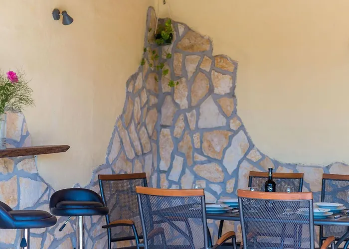 Dalmatian Gem - Two-bedroom With Terrace And Swimming Pool *