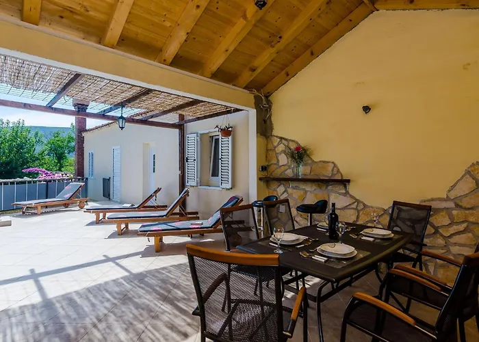 Dalmatian Gem - Two-bedroom With Terrace And Swimming Pool Gruda